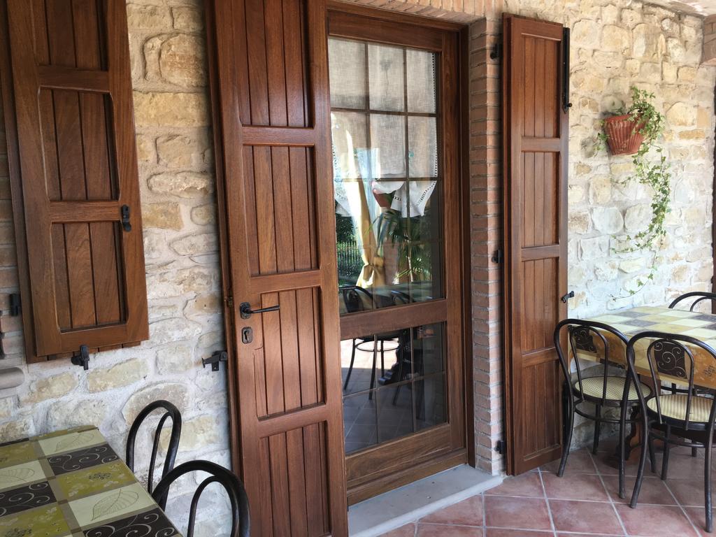Appartamenti E Camere Il Poggio Di D'Angeli Lidia Auditore Екстериор снимка