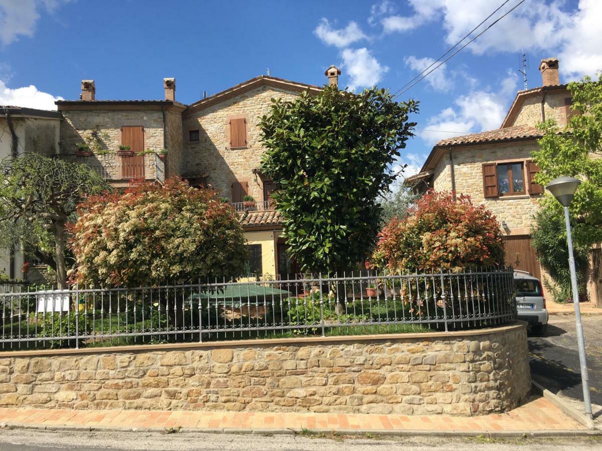 Appartamenti E Camere Il Poggio Di D'Angeli Lidia Auditore Екстериор снимка